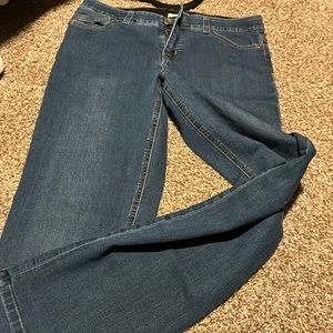 Westbound medium wash light stretch jeans w/stretch waistband (8R, 30”) EUC!